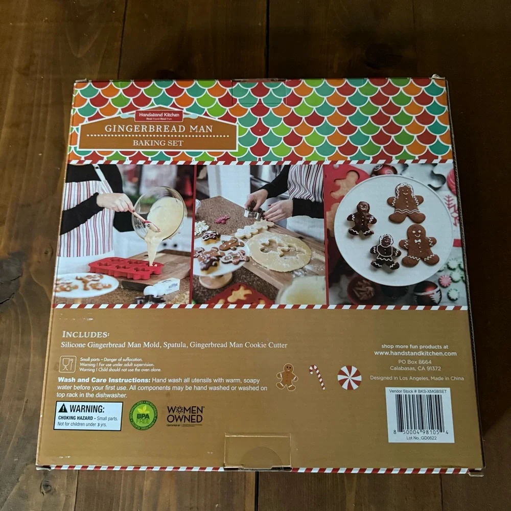 NWT Gingerbread Man Christmas Baking Set
